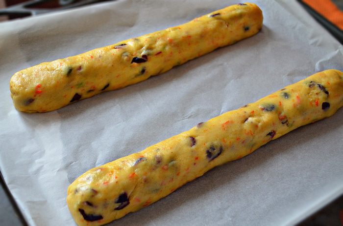 Бискотти с вяленой вишней, фундуком и фисташкам