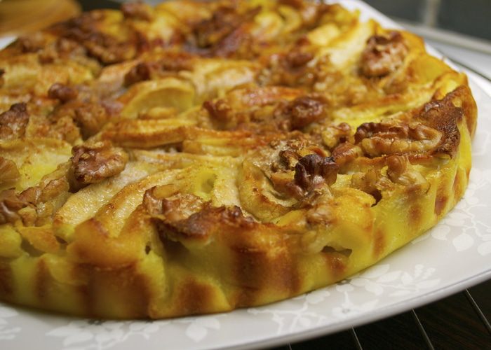 Итальянский яблочный пирог с грецкими орехами
