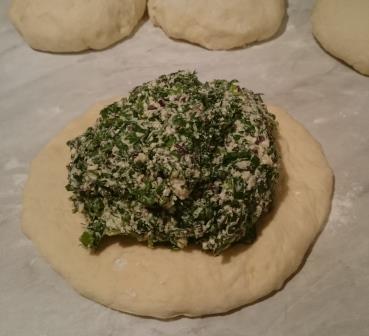 Цахараджин (осетинский пирог с листьями свеклы)