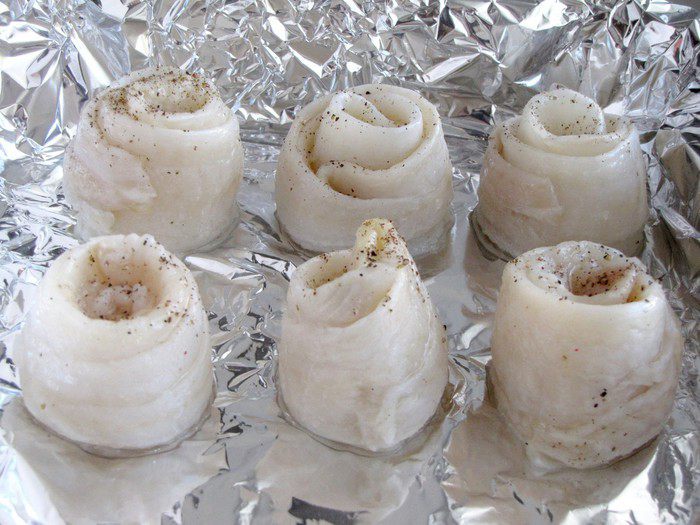 Филе белой рыбы с грейпфрутовой сальсой