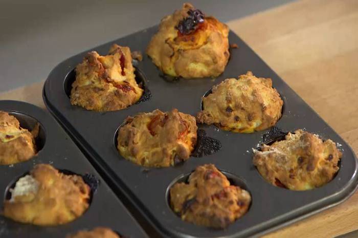 Маффины с брынзой и помидорами 