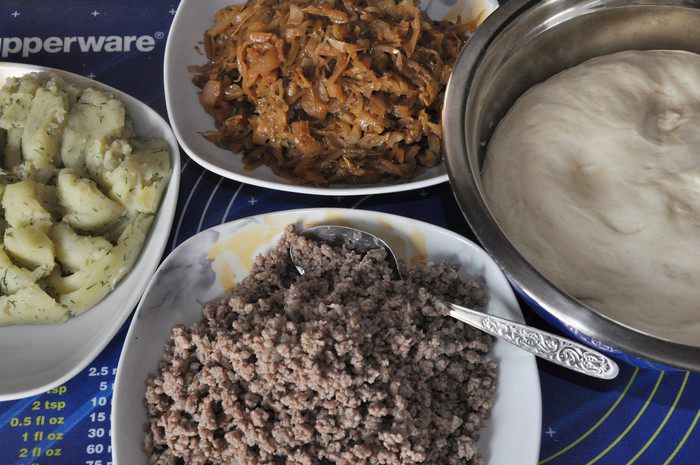 Пирог из пирожков «Дружная семейка»