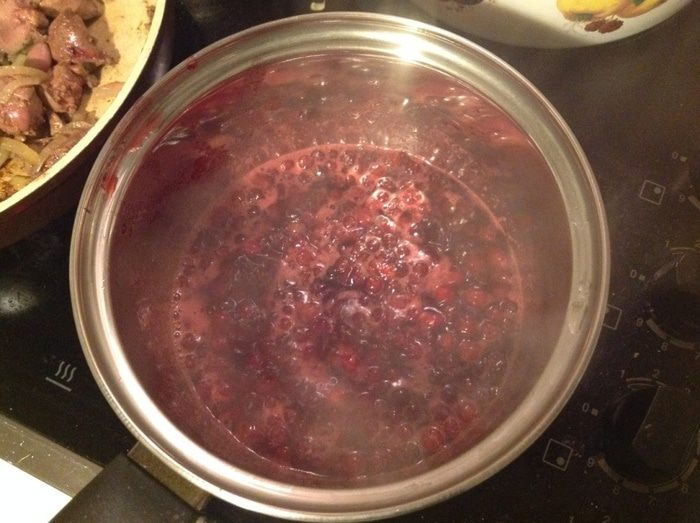 Печеночный паштет с клюквенно-мятным желе