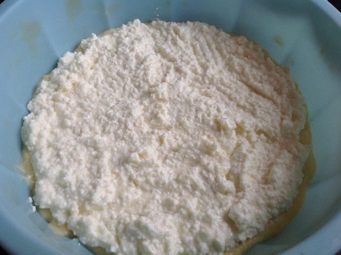 Пирог с творогом и грушами