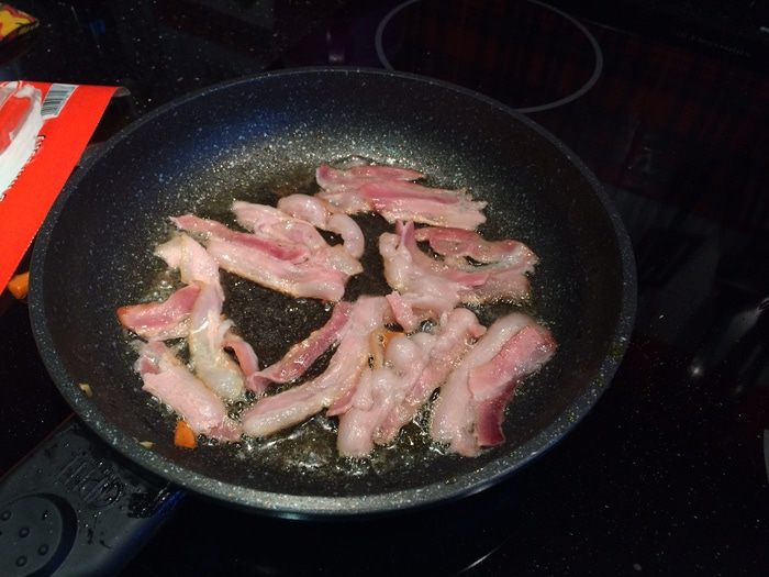 Пирог с индейкой и клюквенным соусом