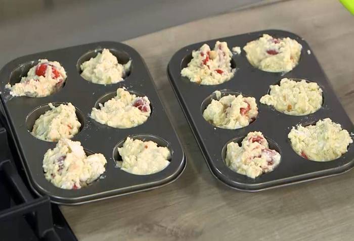 Маффины с брынзой и помидорами 