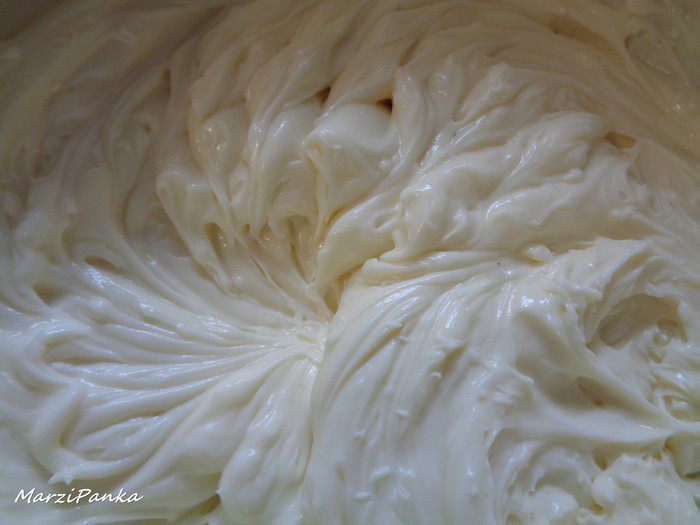 Королевский десерт с маскарпоне на скорую руку (плюс конфетки бонусом)