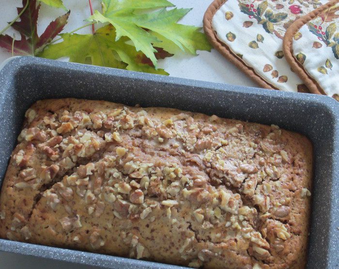 Творожный кекс с шоколадом и орехами