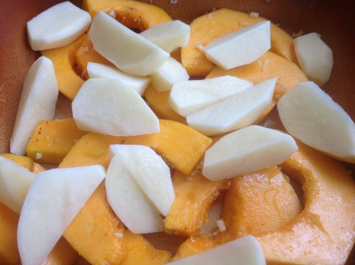 Рулетики из индейки, запечённые с тыквой