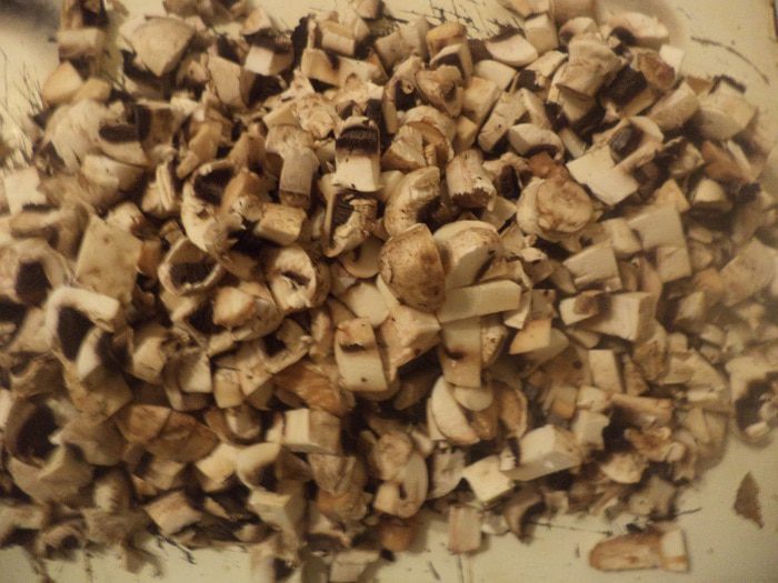 Кексы  из  куриного  филе  с  шампиньонами и сулугуни