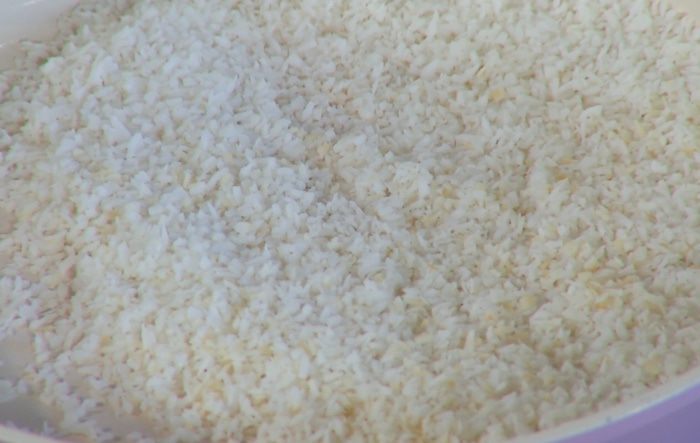 Домашние мюсли с орехами, манго, овсяными и гречневыми хлопьями 