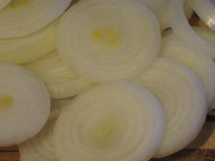 Киш с карамелизированным луком