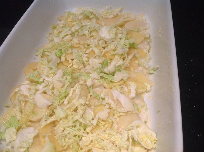 Запеканка из говядины с пореем и хреном