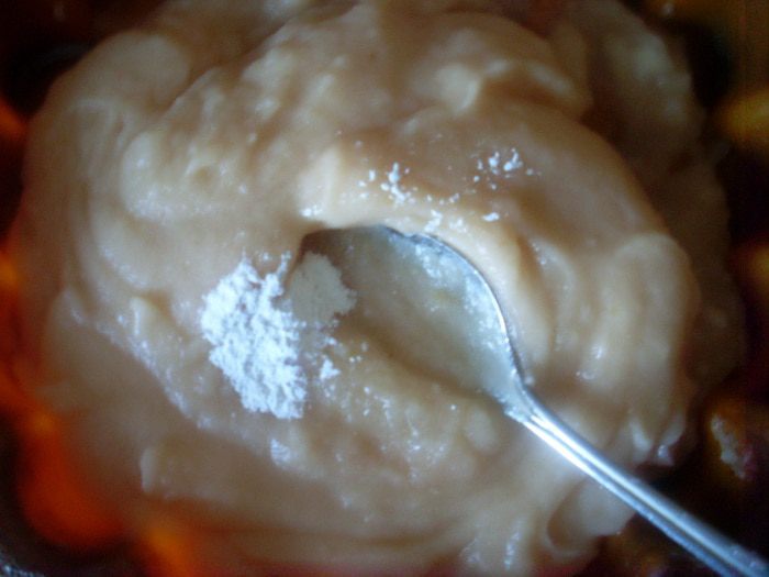 Яблочные конфеты без сахара с фундуком