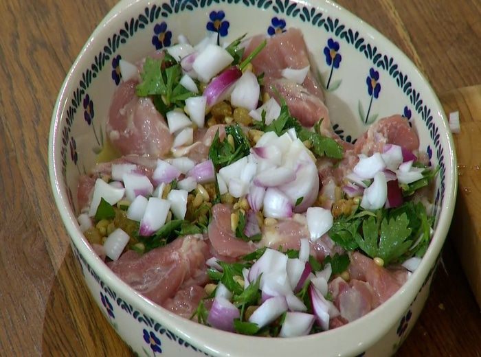 Куриное филе, фаршированное кедровыми орешками и лимоном