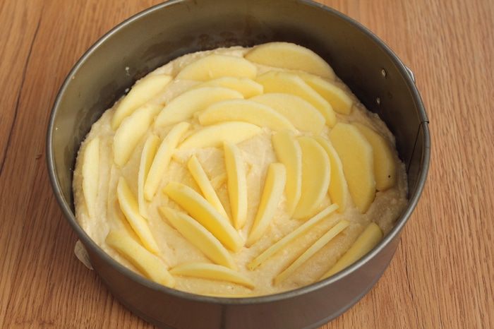 Датский миндальный пирог с яблоками