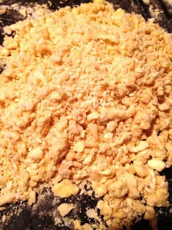 Тающие треугольнички с сыром, маком и кунжутом
