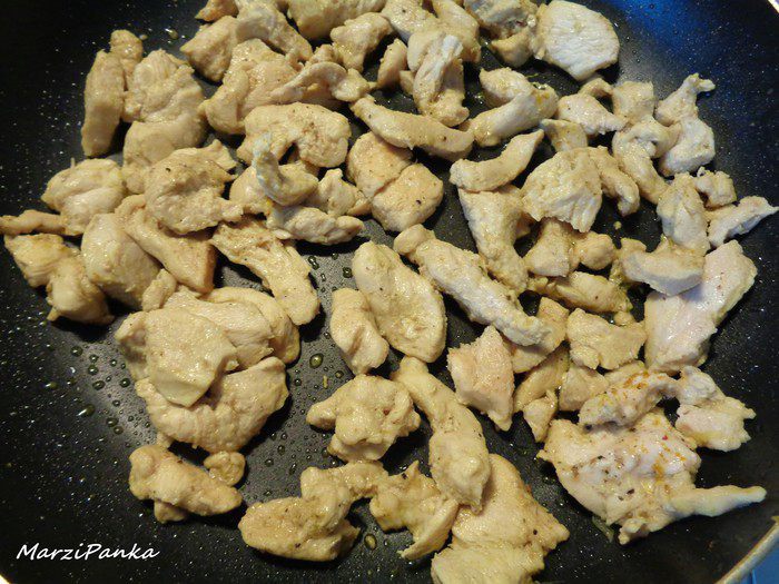 Фаршированные лодочки из цукини с двумя видами начинки