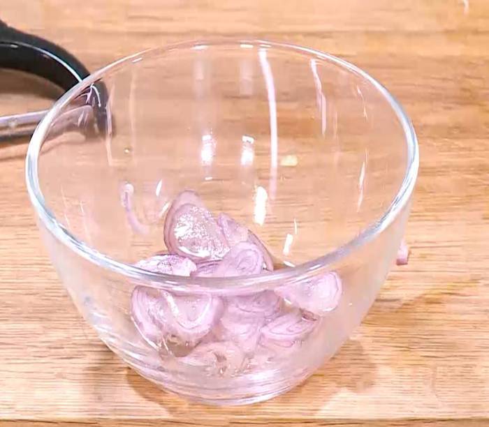 Вьетнамский салат с курицей и арахисом 
