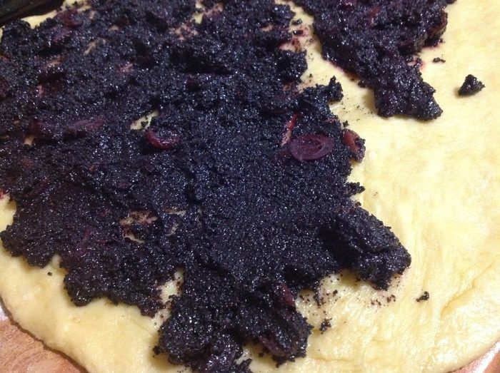 Сдобный кекс с маком и вяленой клюквой