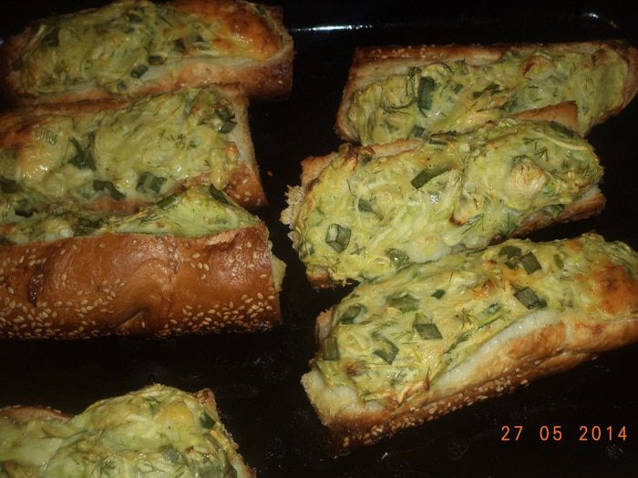 Багет с кабачково-сырной начинкой