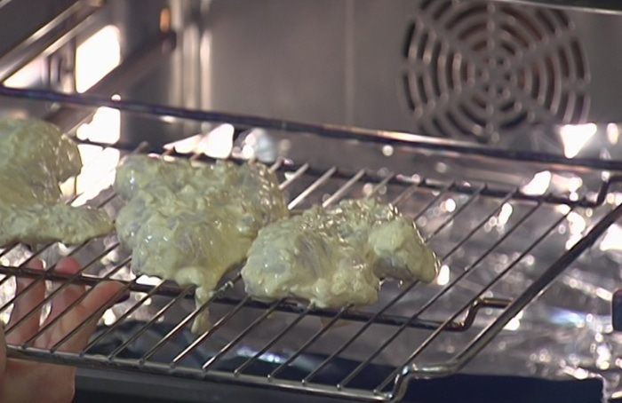 Куриные грудки в пряном сметанном маринаде