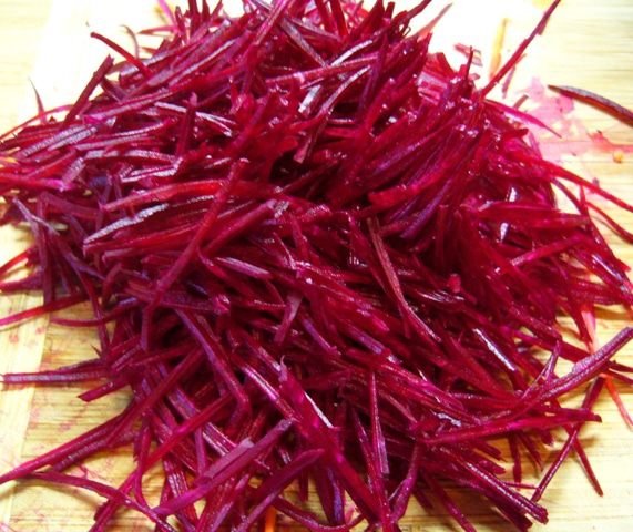 Салат из молодых кабачков и цукини