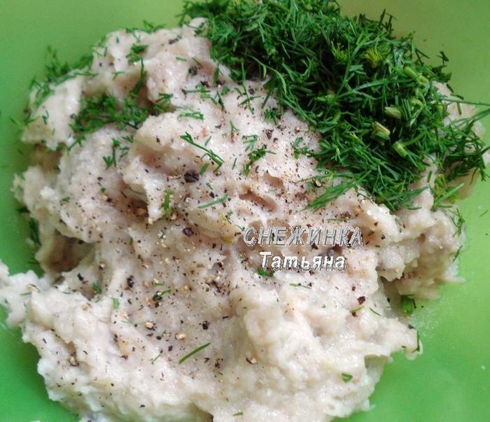 Рыбная колбаса с лисичками и картофелем «по-дачному»