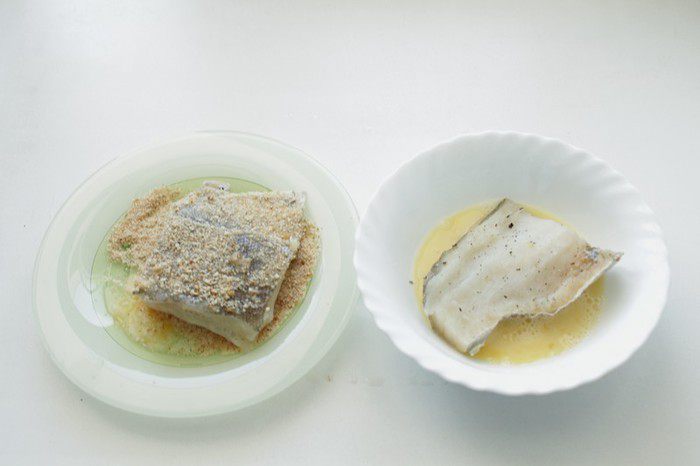 Запеченная треска с шампиньонами и горошком