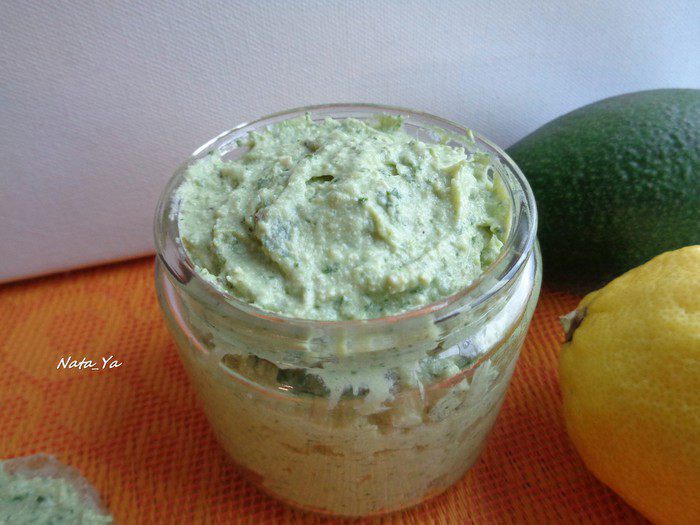 Нежный мусс из авокадо с тофу