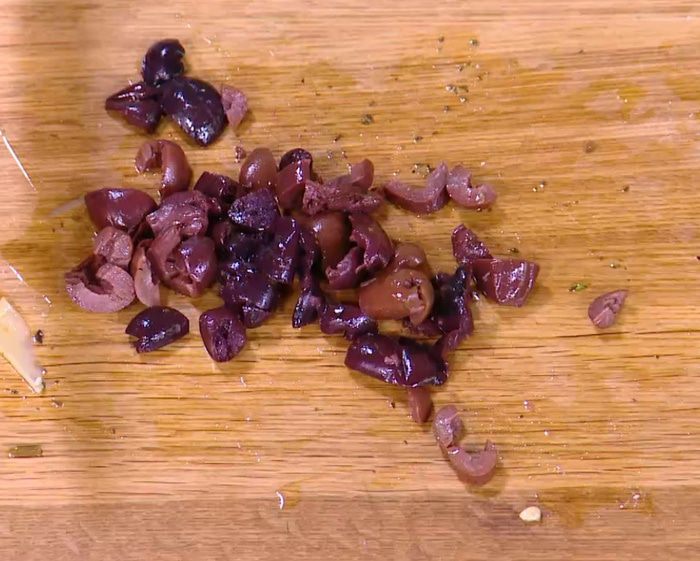 Салат из чечевицы с артишоками и фетой 