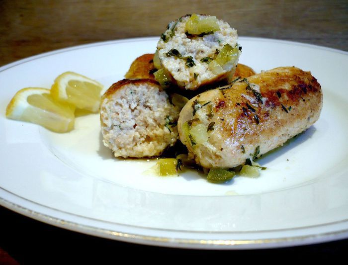 Рыбные колбаски под лимонным соусом