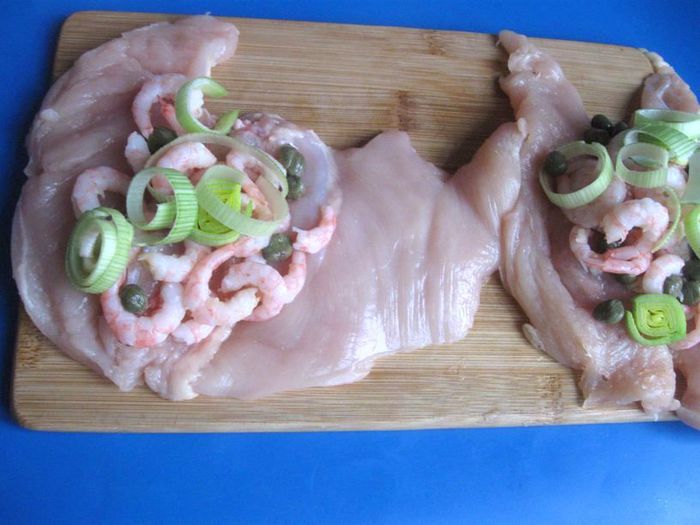 Рулетики из куриного филе