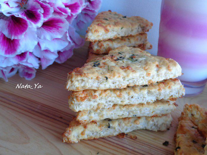 Дачные сконы с тимьяном