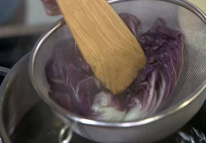 Паста с радиккио, орехами и сыром 