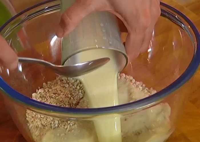 Пудинг на соевом молоке с орехами и корицей 