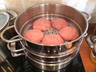 Котлетки на пару