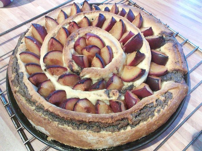 Сливовый тарт с маковой начинкой 