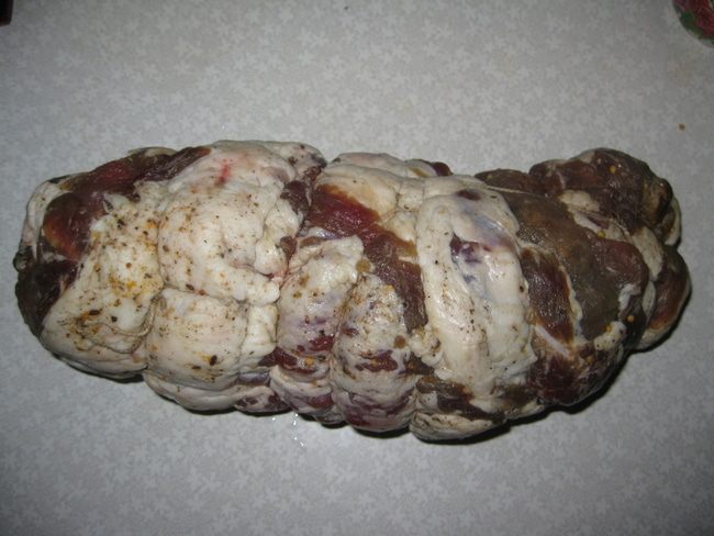 Праздничный рулет из свинины