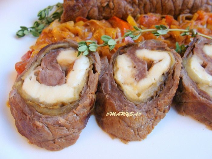 Мясные рулеты с баклажаном и адыгейским сыром
