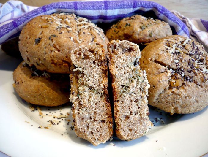 Цельнозерновые булочки с начинкой «Как жизнь без весны...»