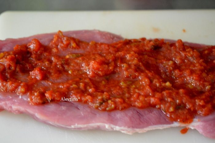 Cвиная вырезка с сальсой