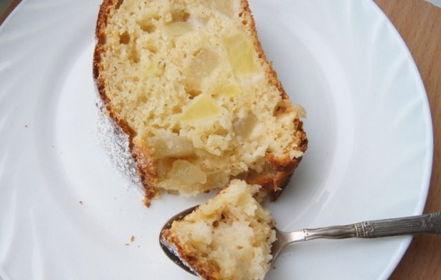 Пирог на сгущенке с яблоком и грушей 