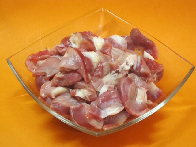 Куриные желудочки в сметане