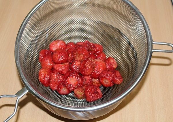 Новогодний кекс с рикоттой и клубникой