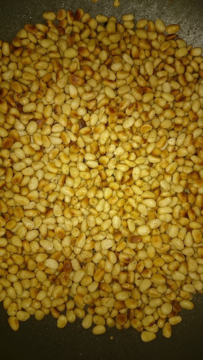 Банановый кекс с кедровыми орешками и цедрой лимона