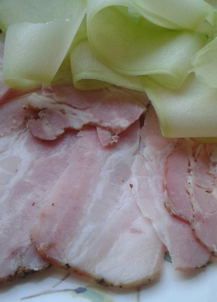 Спагетти с беконом и кабачком