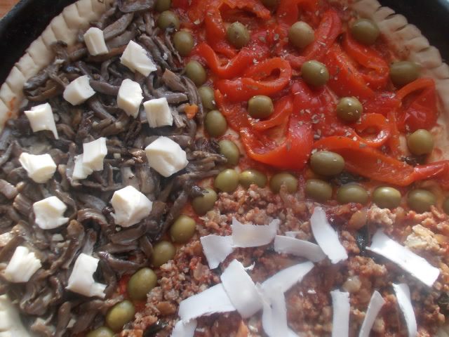Пицца &amp;quot;Три начинки&amp;quot; на любой вкус