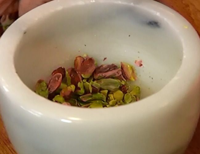 Красный рис с барбарисом и фисташками