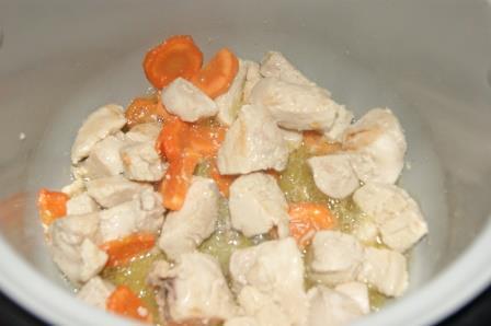 Бланкет из курицы с овощами в мультиварке